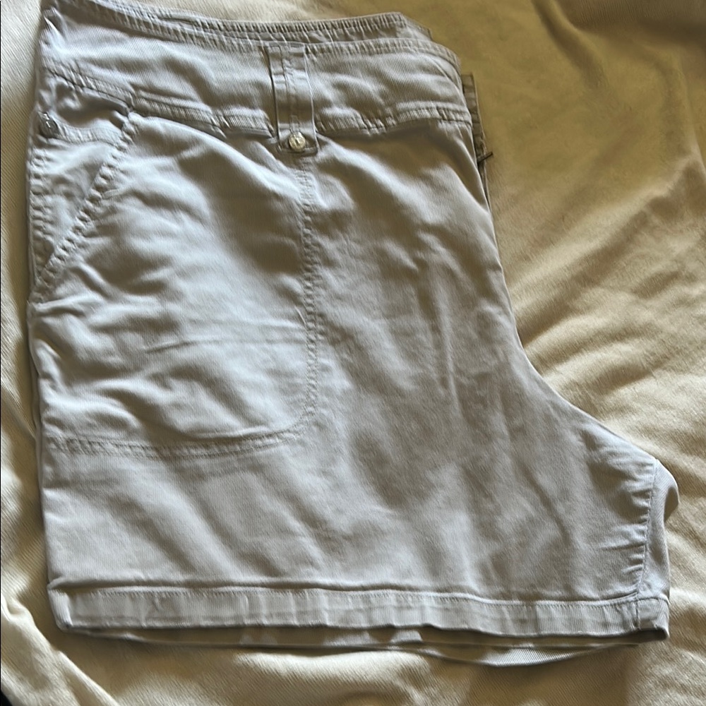 Casual Beige Shorts